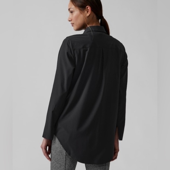 Women’s Athleta Urbanite Featherweight Stretch Button Down Collared Spring Top - Picture 2 of 10